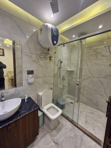 Master Bedroom in 1 RK Builder Floor at Ansal Plaza Sector-23, Sector 23 – for Rent