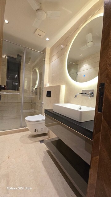 Bathroom in 1 RK Builder Floor at Ansal Plaza Sector-23, Sector 23 – for Rent