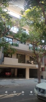 3 BHK + Pooja Room,Servant Room 3200 Sq.Ft. Builder Floor in Unitech Nirvana Country Cedar Crest