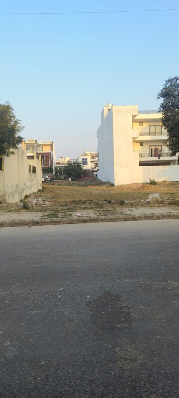  Plot For Sale in BPTP Parkland, Sector 75