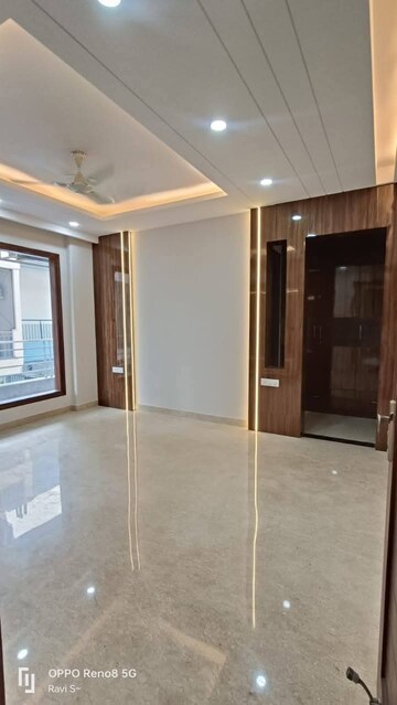 Room in 1.5 BHK Builder Floor at Ansal Plaza Sector-23, Sector 23 – for Rent