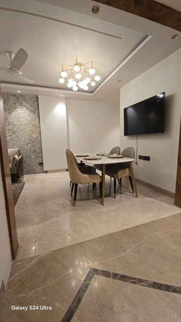 Master Bedroom in 1.5 BHK Builder Floor at Ansal Plaza Sector-23, Sector 23 – for Rent
