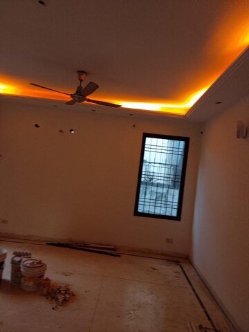 Room in 3 BHK Builder Floor at Unitech South City 1, South City 1 – for Rent