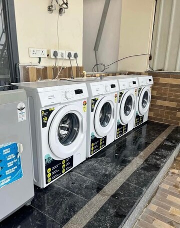 Master Bedroom in 2 BHK Builder Floor at Ansal Plaza Sector-23, Sector 23 – for Rent