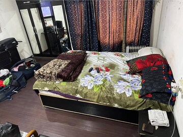 Bedroom in 2.5 BHK Apartment at Panchsheel Wellington, Dundahera – for Rent
