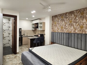 Bedroom in 1 RK Builder Floor at Ansal Sushant Lok I, Sector 43 – for Rent
