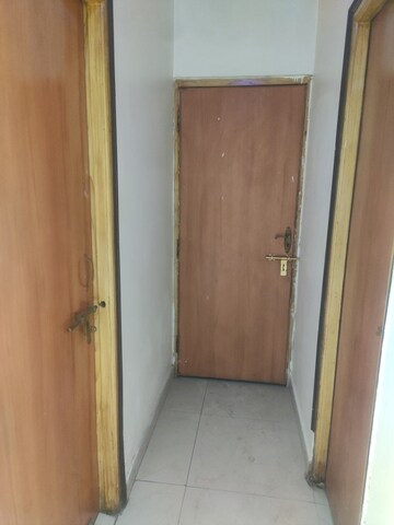Room in 2 BHK Builder Floor at Aliganj – for Rent