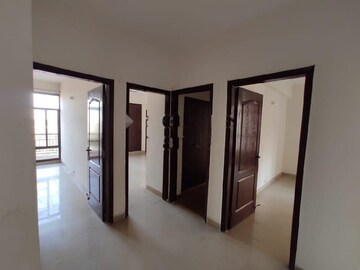 Room in 3 BHK Apartment at Vipul Lavanya, Sector 81 – for Rent