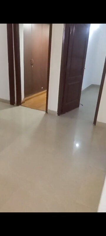 Room in 3 BHK Apartment at Vipul Lavanya, Sector 81 – for Rent