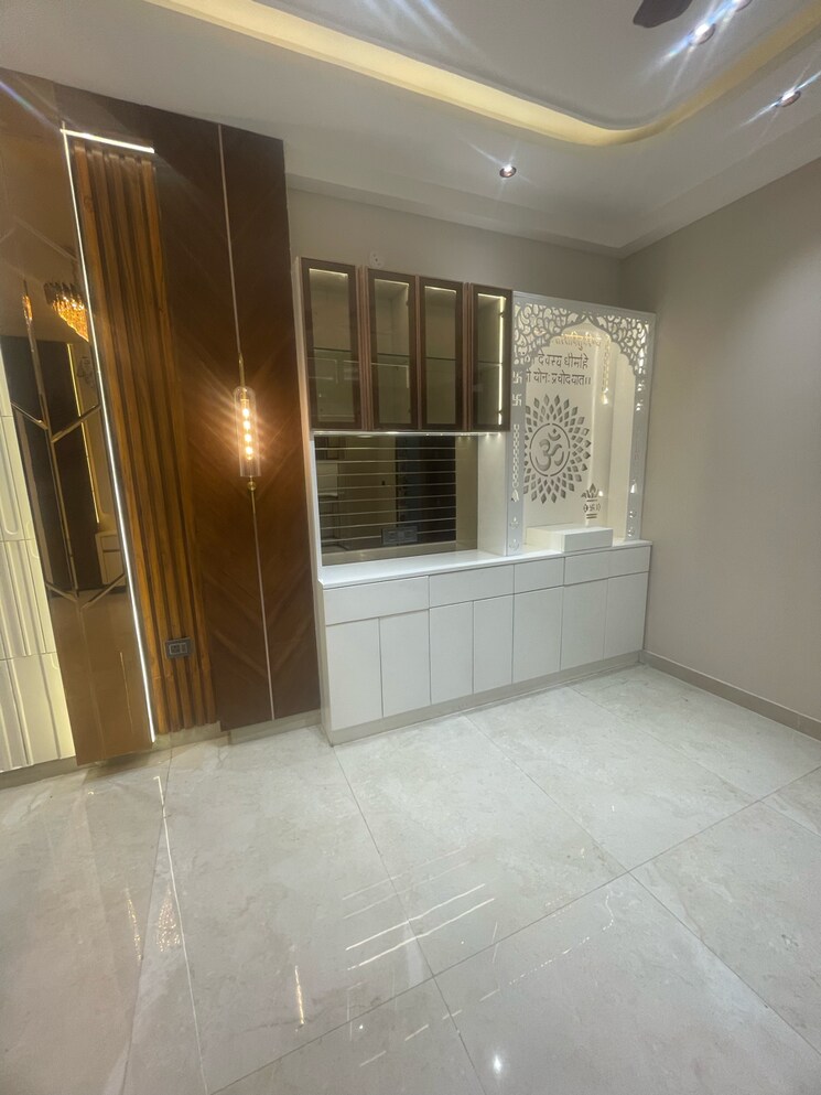 Room, niti khand 4 Bedroom 143 Sq.Mt. Builder Floor In Niti Khand Ghaziabad 8085112