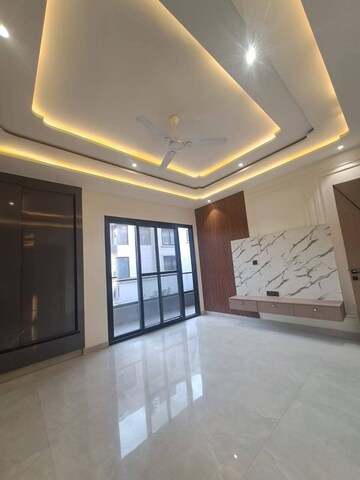 Room in 3 BHK Builder Floor at Ansal Plaza Sector-23, Sector 23 – for Rent