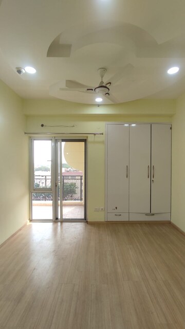 Room in 3 BHK Apartment at Moti Nagar – for Sale