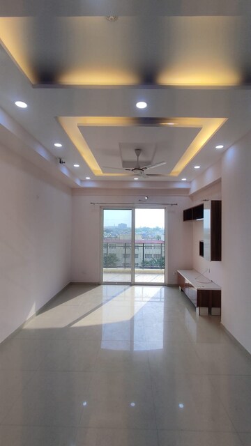 Room in 3 BHK Apartment at Moti Nagar – for Sale