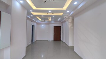Room in 3 BHK Apartment at Moti Nagar – for Sale