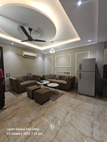 Master Bedroom in 3 BHK Builder Floor at Ansal Plaza Sector-23, Sector 23 – for Rent