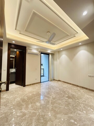 Room in 3 BHK Builder Floor at Ansal Plaza Sector-23, Sector 23 – for Rent