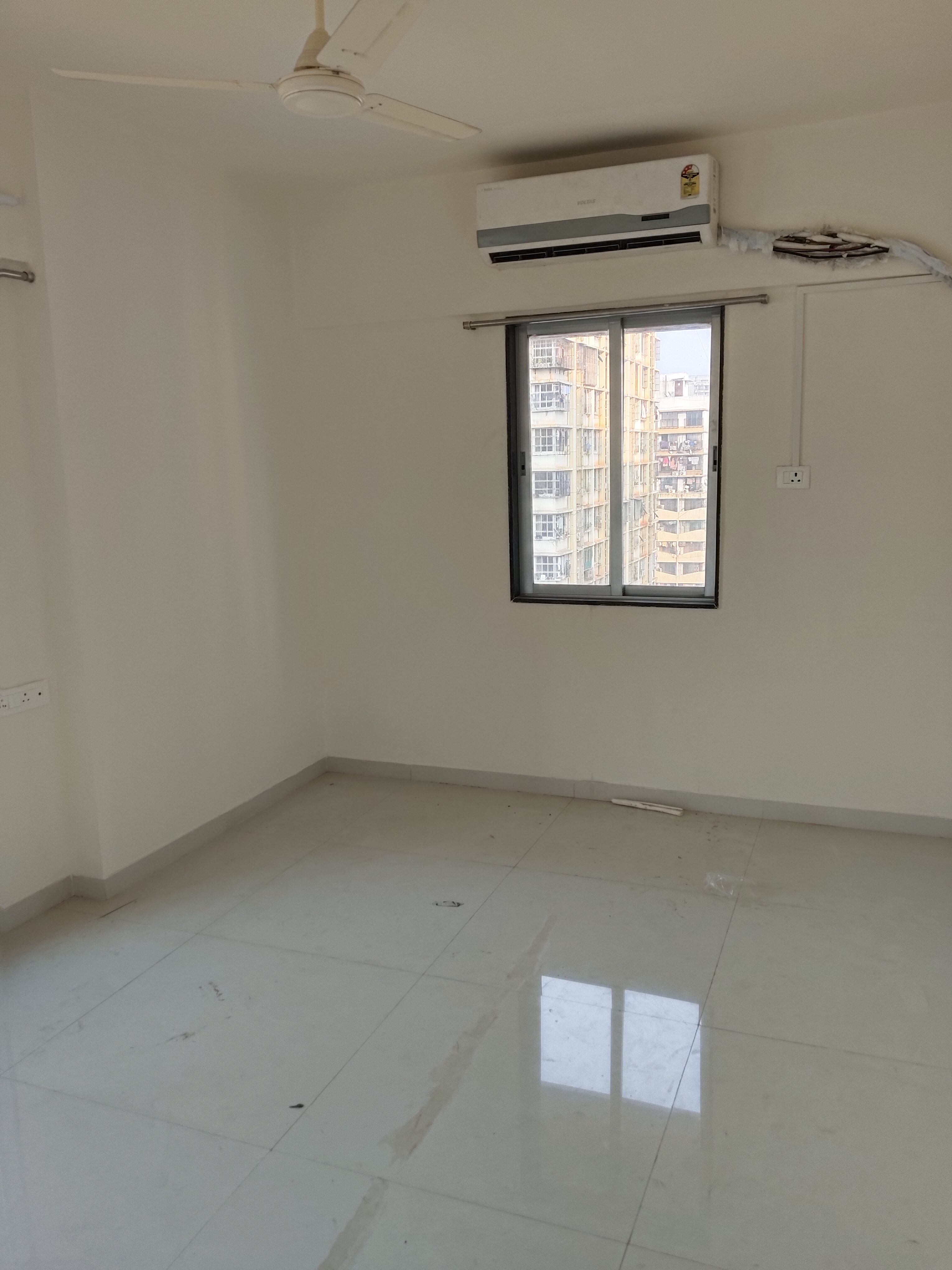 2 BHK Apartment For Sale in Khodiyaar Siddharth Nagar Shivam CHS