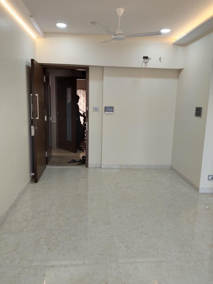 Room, khodiyaar-siddharth-nagar-shivam-chs 2 Bedroom 705 Sq.Ft. Apartment In Goregaon West Mumbai 8085159