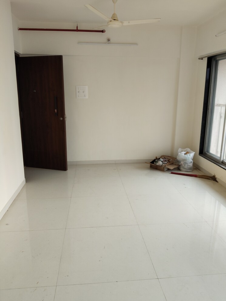 Room, khodiyaar-siddharth-nagar-shivam-chs 2 Bedroom 705 Sq.Ft. Apartment In Goregaon West Mumbai 8085159