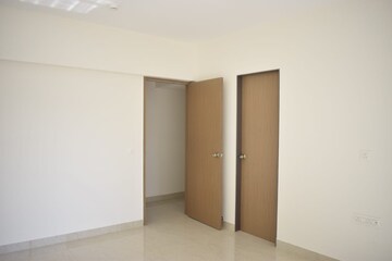 Room in 4 BHK Apartment at Supreme Estia Phase 1, Baner – for Rent