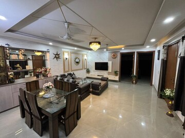 Gym in 3 BHK Apartment at Saket – for Rent