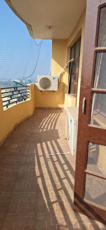 Staircase in 3.5 BHK Apartment at Sector 20 – for Rent