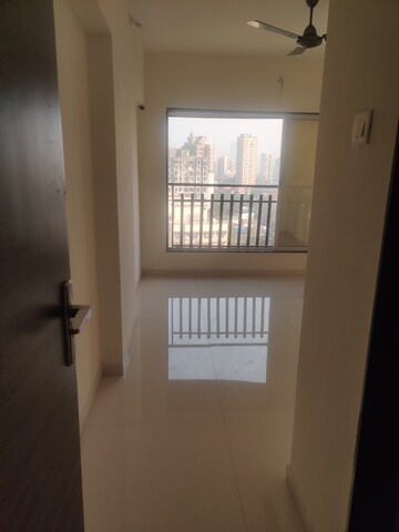 Room in 2 BHK Apartment at Raviraj Royal, Kandivali West – for Rent