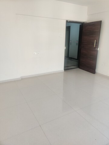 Furnished Amenities in 2 BHK Apartment at Raviraj Royal, Kandivali West – for Rent