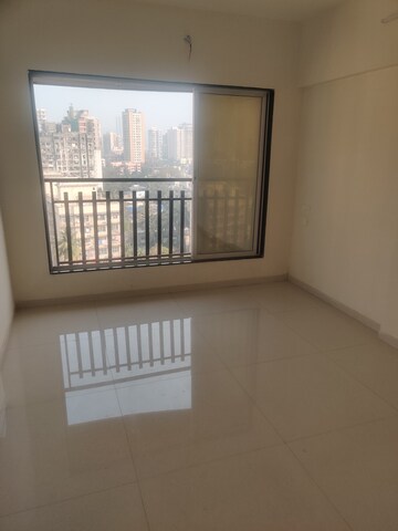 Furnished Amenities in 2 BHK Apartment at Raviraj Royal, Kandivali West – for Rent