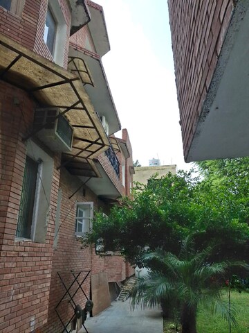 6+ BHK Independent House – Exterior View View at Green Park Extension - for Sale