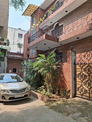 6+ BHK Independent House – Exterior View View at Green Park Extension - for Sale