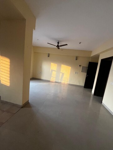 2 BHK Apartment For Rent in RPS Savana, Sector 88