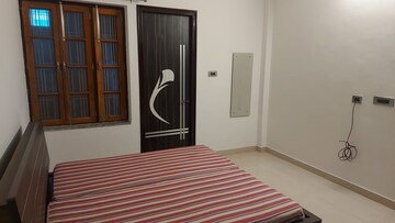 Room in 2 BHK Builder Floor at DLF Vibhuti Khand, Gomti Nagar – for Rent