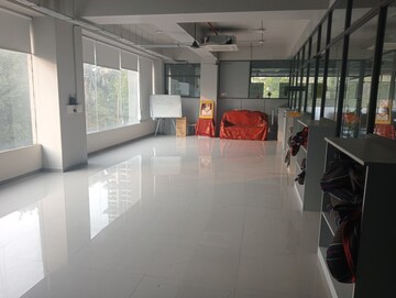 Parking in  Showroom at Thaltej – for Rent
