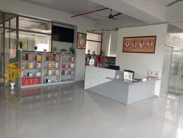 Parking in  Showroom at Thaltej – for Rent