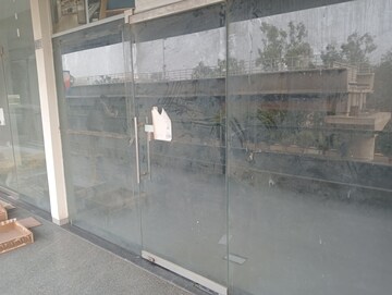  Showroom For Rent in Thaltej