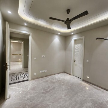 Room in 4 BHK Apartment at Emaar Marbella, Sector 66 – for Rent