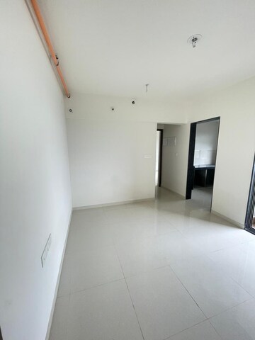 Room in 2 BHK Apartment at Runwal Eirene, Balkum Pada – for Rent