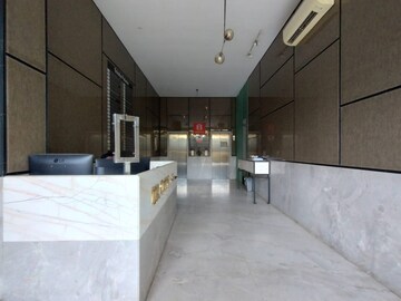 Lift in 2 BHK Apartment at Seawoods – for Sale