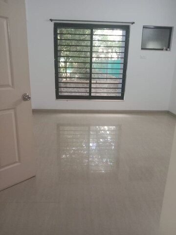Room in 3 BHK Apartment at Clover Acropolis, Viman Nagar – for Rent