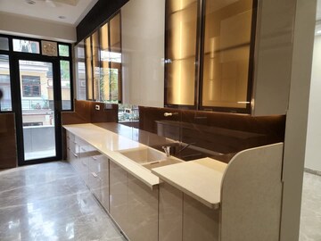 Kitchen in 2 BHK Builder Floor at Unitech Infospace, Sector 21 – for Rent