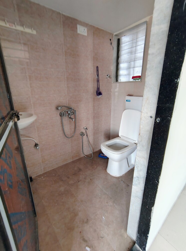 Bathroom, realtech-heights 2 Bedroom 960 Sq.Ft. Apartment In Vasai Palghar 8085439