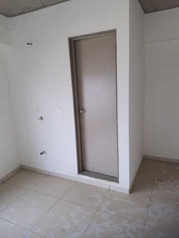 Room in  Office Space at Sun Westbank, Navrangpura – for Rent