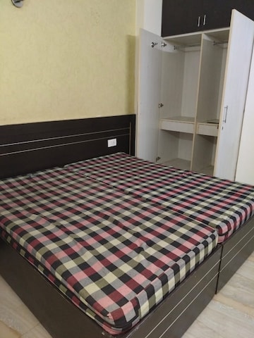 Bedroom in 1 RK Builder Floor at Sector 40 – for Rent