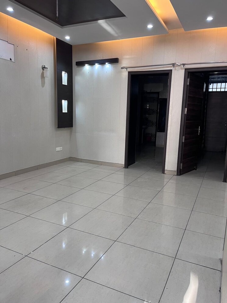 Room, peer mucchalla 3 Bedroom 150 Sq.Ft. Builder Floor In Peer Mucchalla Zirakpur 8085478