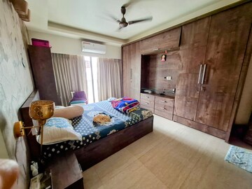 Bedroom in 2 BHK Apartment at Shapoorji Pallonji Epsilon, Kandivali East – for Rent