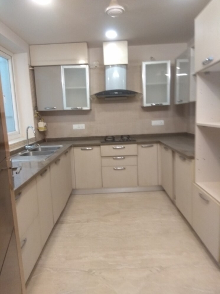 Kitchen, new friends colony 4 Bedroom 500 Sq.Yd. Builder Floor In New Friends Colony Delhi 8085665