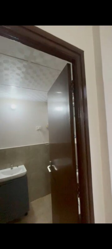 Furnished Amenities in 2 BHK Apartment at Suncity Avenue 76, Sector 76 – for Rent