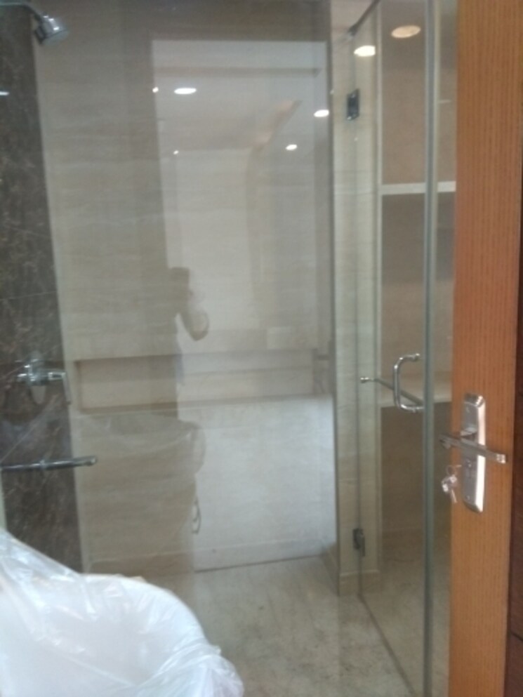 Bathroom, new friends colony 4 Bedroom 500 Sq.Yd. Builder Floor In New Friends Colony Delhi 8085684