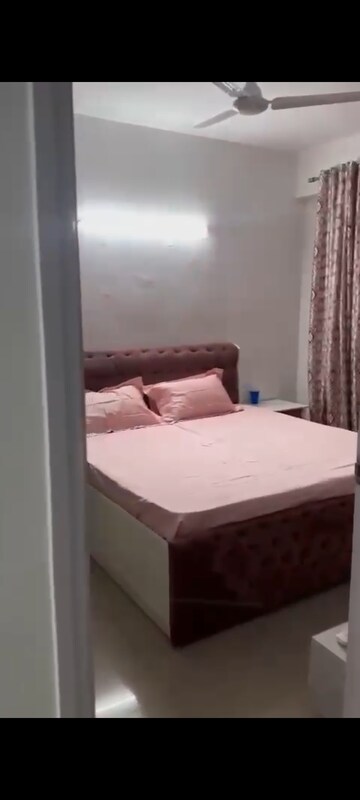 Bedroom in 2 BHK Apartment at Suncity Avenue 76, Sector 76 – for Rent